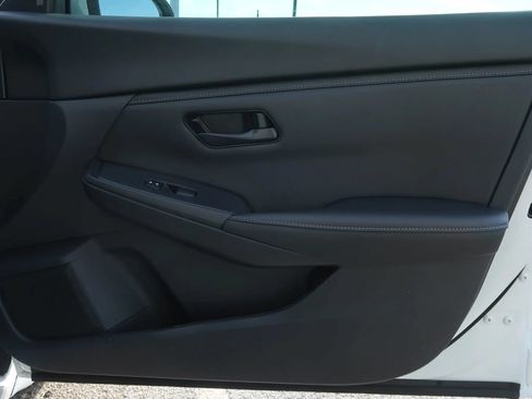 Used 2025 Nissan Sentra S FWD image 43