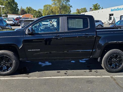 Used 2022 Chevrolet Colorado LT w/ LT Convenience Package image 4