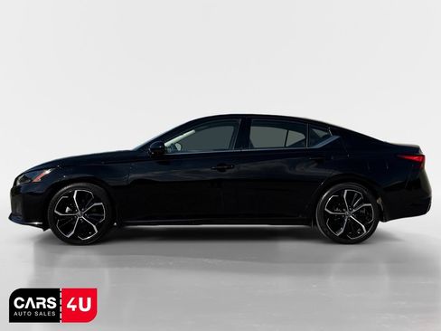 Used 2023 Nissan Altima 2.5 SR FWD image 4