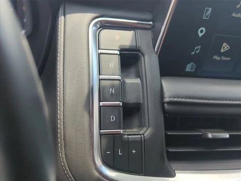 Used 2023 Chevrolet Suburban Z71 w/ Z71 Off-Road Package AWD/4WD image 14