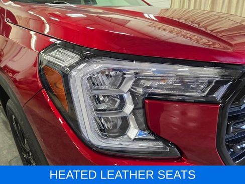 Used 2023 GMC Terrain SLT w/ Elevation Edition image 5