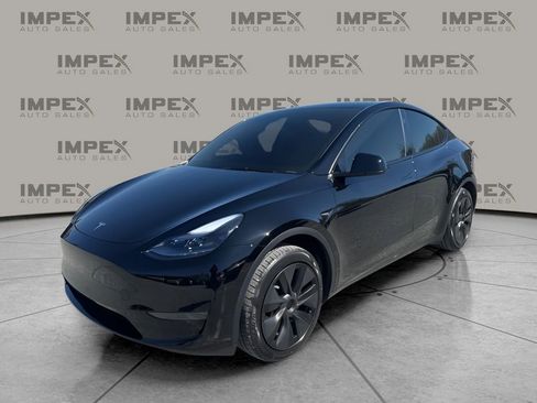 Used 2025 Tesla Model Y Long Range image 1