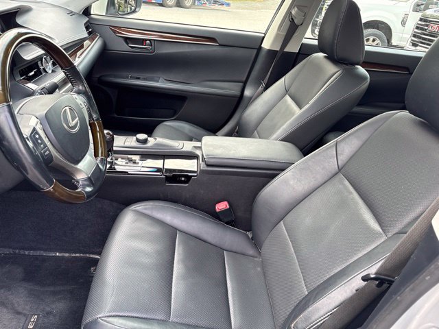 Used 2015 Lexus ES 350 w/ Premium Package FWD image 9