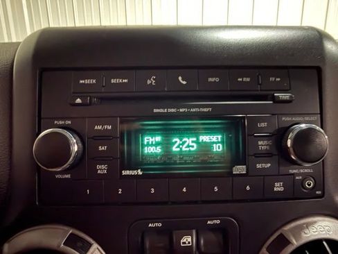 Used 2015 Jeep Wrangler Unlimited Sport w/ Quick Order Package 24S AWD/4WD image 33