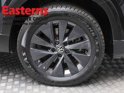 Used 2022 Volkswagen Taos S w/ IQ Drive S Package image 33