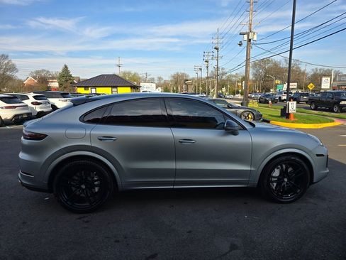 Used 2020 Porsche Cayenne Turbo AWD/4WD image 26