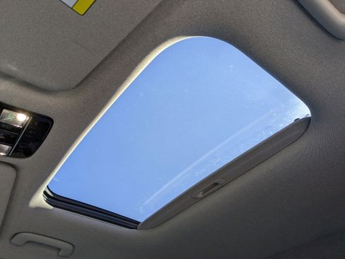 Used 2024 Hyundai Santa Fe Limited image 22