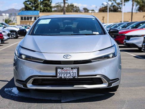 Used 2024 Toyota Prius Prime FWD image 17