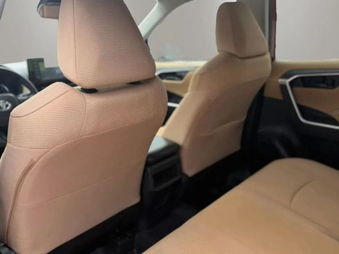 Used 2019 Toyota RAV4 LE w/ All Weather Liner Package AWD/4WD image 17
