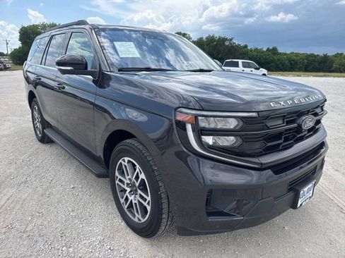 Used 2025 Ford Expedition Active AWD/4WD image 9