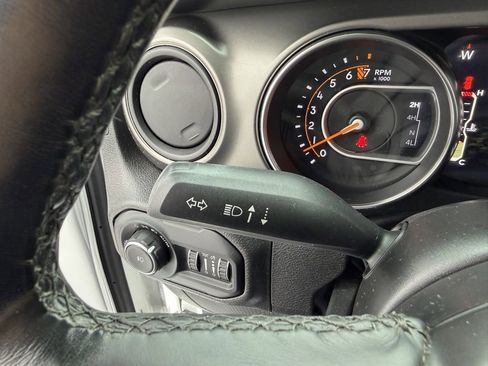 Used 2022 Jeep Wrangler Unlimited Sport image 49