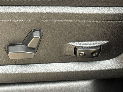 Used 2022 RAM 3500 Limited AWD/4WD image 21