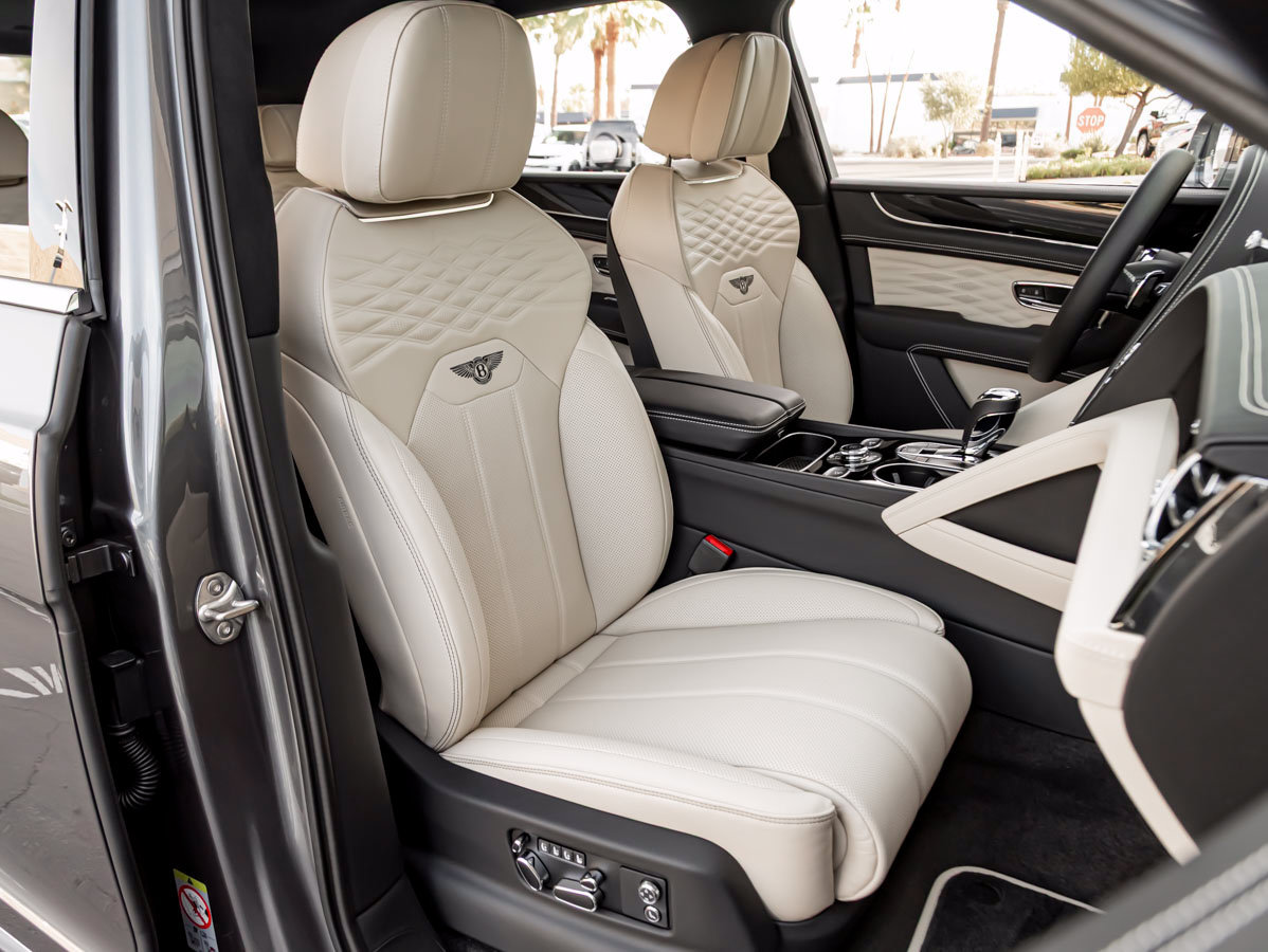 Used 2026 Bentley Bentayga AWD/4WD image 36