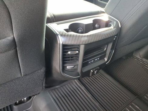 New 2026 RAM 2500 Big Horn AWD/4WD image 9