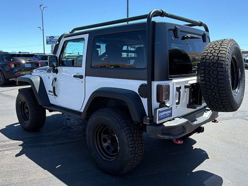 Used 2018 Jeep Wrangler Rubicon AWD/4WD image 5