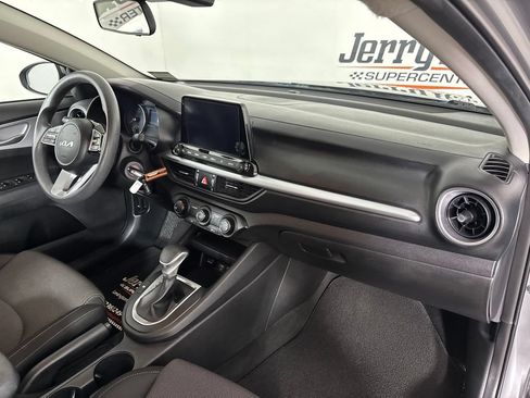 Used 2023 Kia Forte LXS FWD image 28