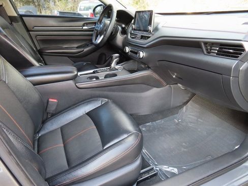 Used 2020 Nissan Altima 2.5 SR w/ Premium Package image 26