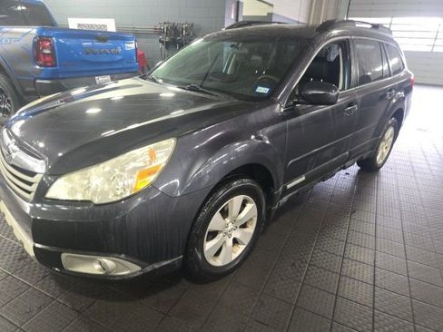 Used 2011 Subaru Outback 3.6R Limited w/ Popular Equipment Group 2A image 6
