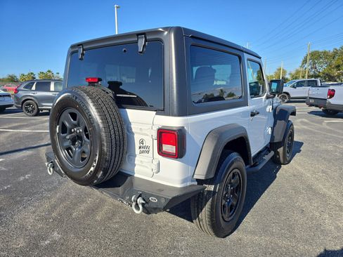 Used 2021 Jeep Wrangler Sport image 4