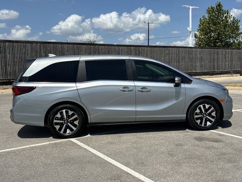 Certified 2026 Honda Odyssey EX-L image 7