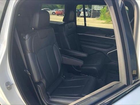 New 2025 Jeep Grand Cherokee L Limited w/ Luxury Tech Group II image 55