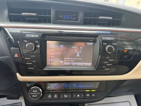 Used 2016 Toyota Corolla LE FWD image 21