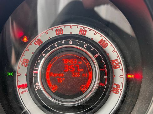 Used 2013 FIAT 500 Pop FWD image 12