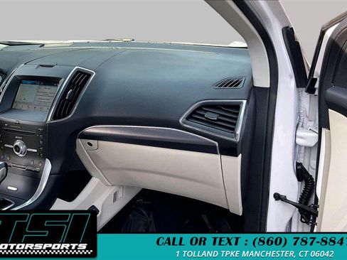 Used 2018 Ford Edge Titanium w/ Equipment Group 302A AWD/4WD image 14