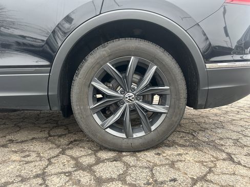 Used 2024 Volkswagen Tiguan SE image 23