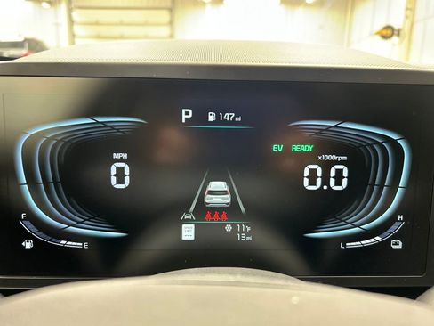 New 2025 Kia Niro LX image 15