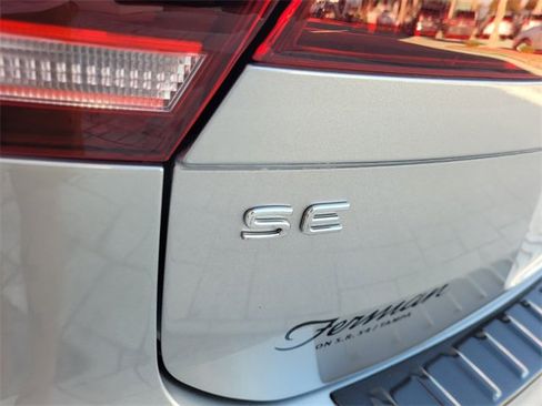 Used 2023 Volkswagen Tiguan SE R-Line image 13