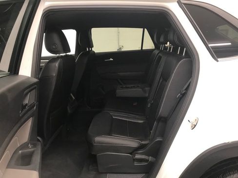 Used 2021 Volkswagen Atlas Cross Sport SE image 25