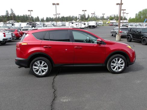Used 2014 Toyota RAV4 Limited w/ Technology Package AWD/4WD image 6