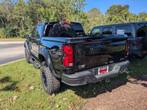 New 2025 Chevrolet Colorado ZR2 w/ ZR2 Bison Edition image 4