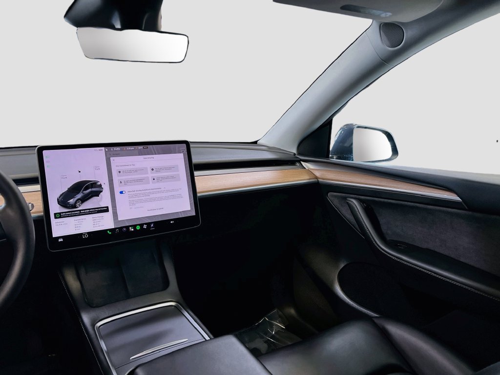 Used 2023 Tesla Model Y 2WD image 22