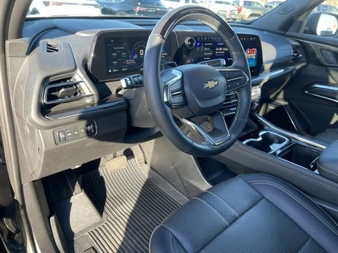 Used 2025 Chevrolet Traverse High Country image 18