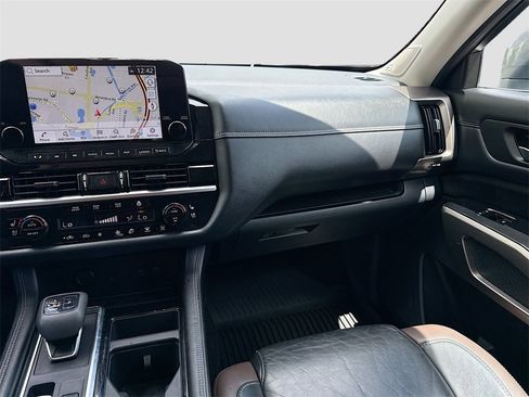 Used 2022 Nissan Pathfinder Platinum w/ Cargo Package image 26