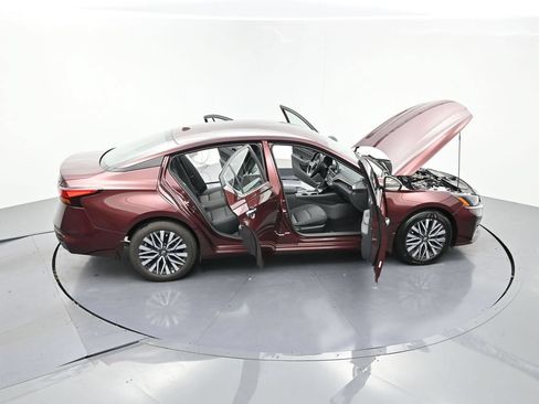 Used 2024 Nissan Altima 2.5 SV FWD image 26