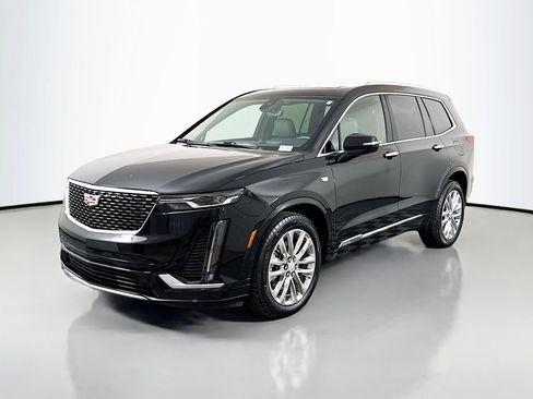 Used 2025 Cadillac XT6 Premium Luxury w/ Technology Package AWD/4WD image 3
