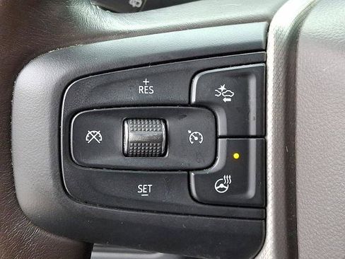 Used 2022 GMC Yukon XL Denali w/ Advanced Technology Package image 24