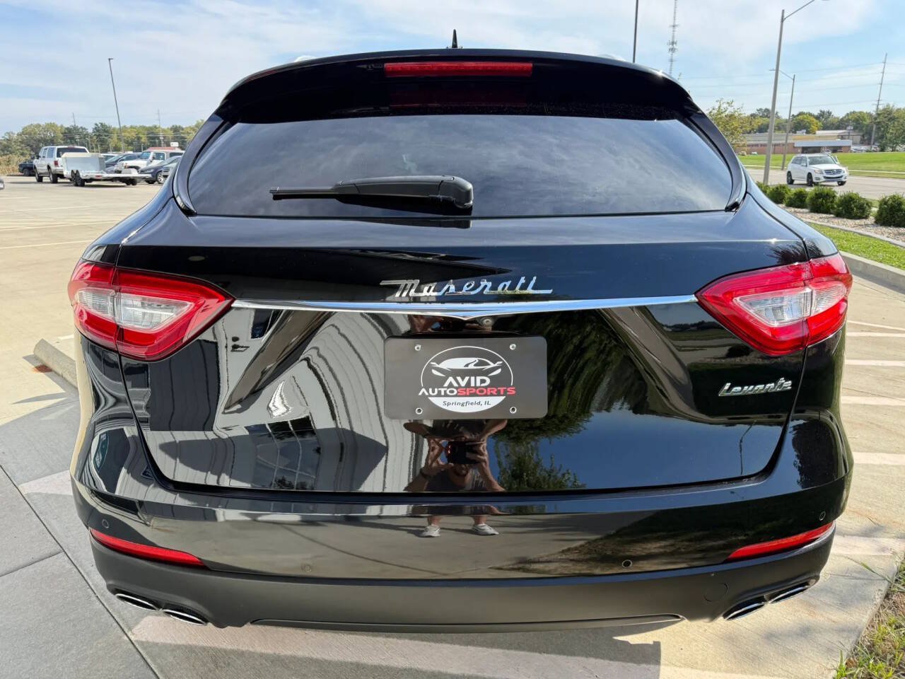 Used 2017 Maserati Levante S AWD/4WD image 7