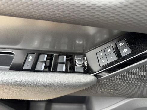 Used 2021 Land Rover Range Rover Velar S image 12