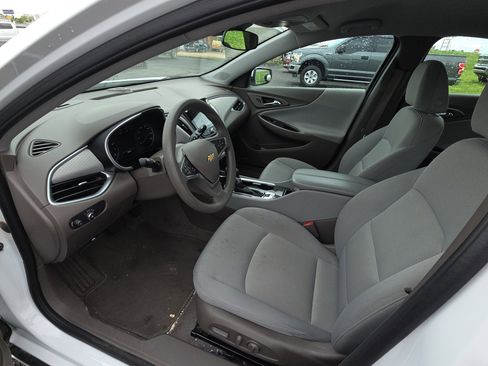 Used 2024 Chevrolet Malibu LT FWD image 8