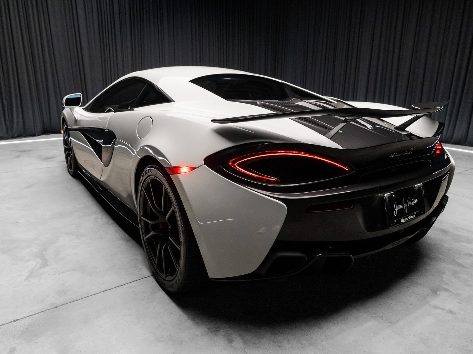 Used 2016 McLaren 570S Coupe RWD image 14