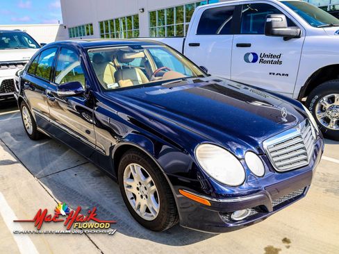 Used 2007 Mercedes-Benz E 320 BlueTEC Sedan image 2