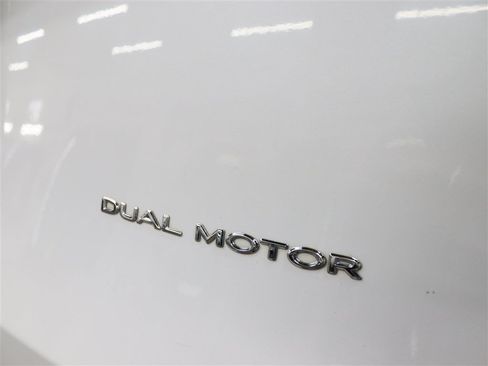 Used 2021 Tesla Model Y Long Range AWD/4WD image 9