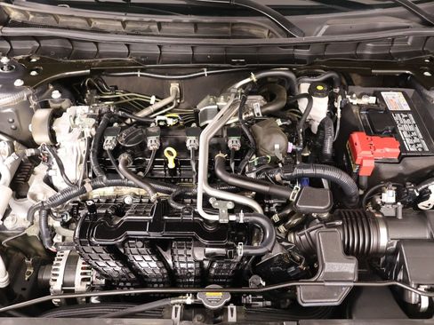 Used 2024 Nissan Altima 2.5 SV AWD/4WD image 18