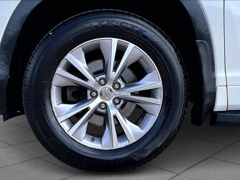 Used 2015 Toyota Highlander XLE image 9