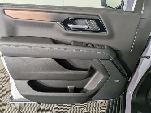 New 2026 GMC Yukon XL Denali w/ Denali Reserve Package image 15