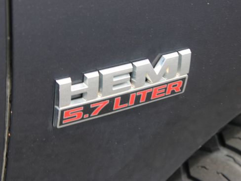 Used 2019 RAM 1500 Tradesman w/ Chrome Plus Package AWD/4WD image 28